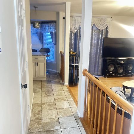 Special Rate Worthy Posh And Magnificent 4 Bedrooms And Two & Half Bath 그린벨트 외부 사진