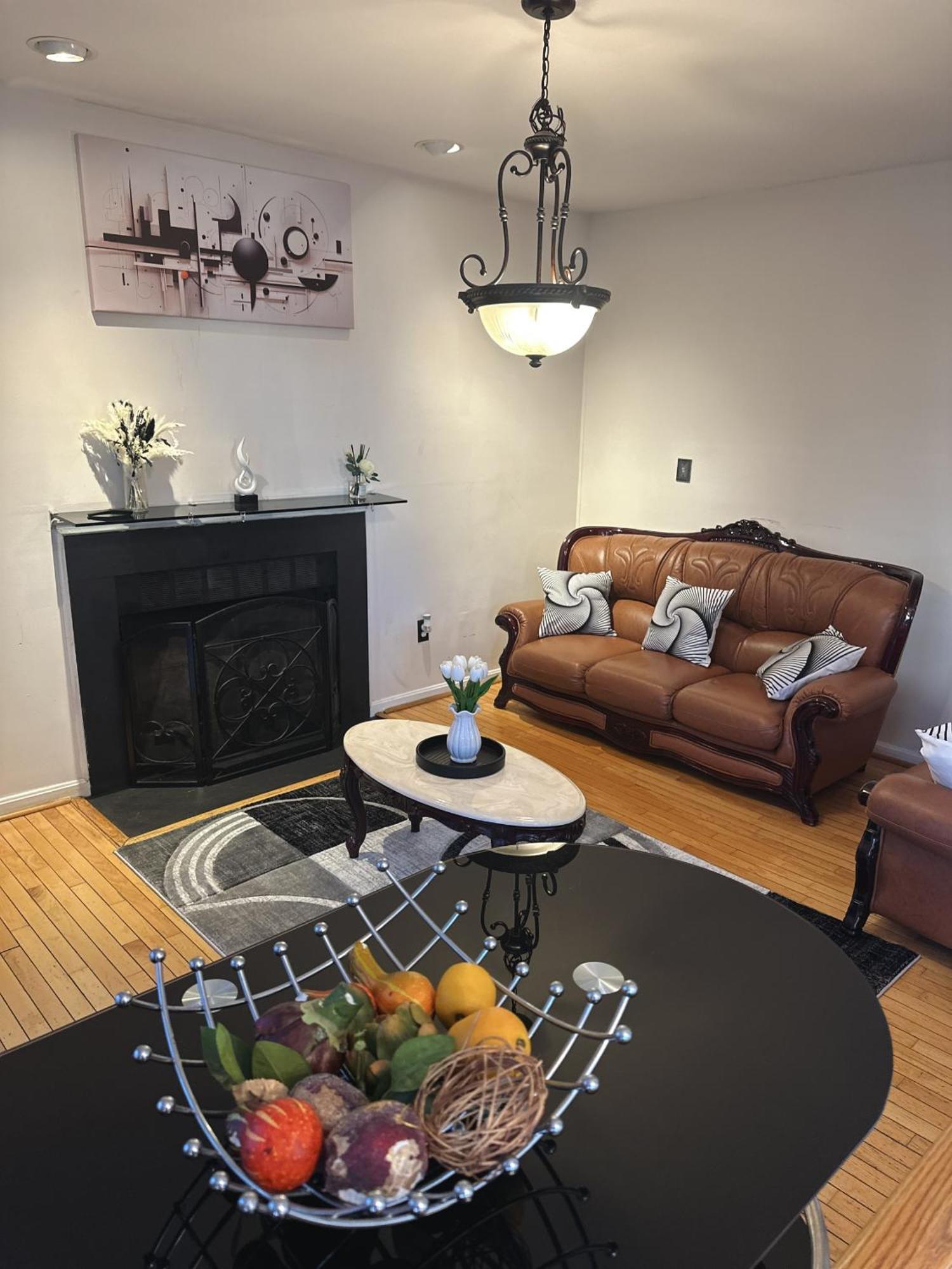 Special Rate Worthy Posh And Magnificent 4 Bedrooms And Two & Half Bath 그린벨트 외부 사진
