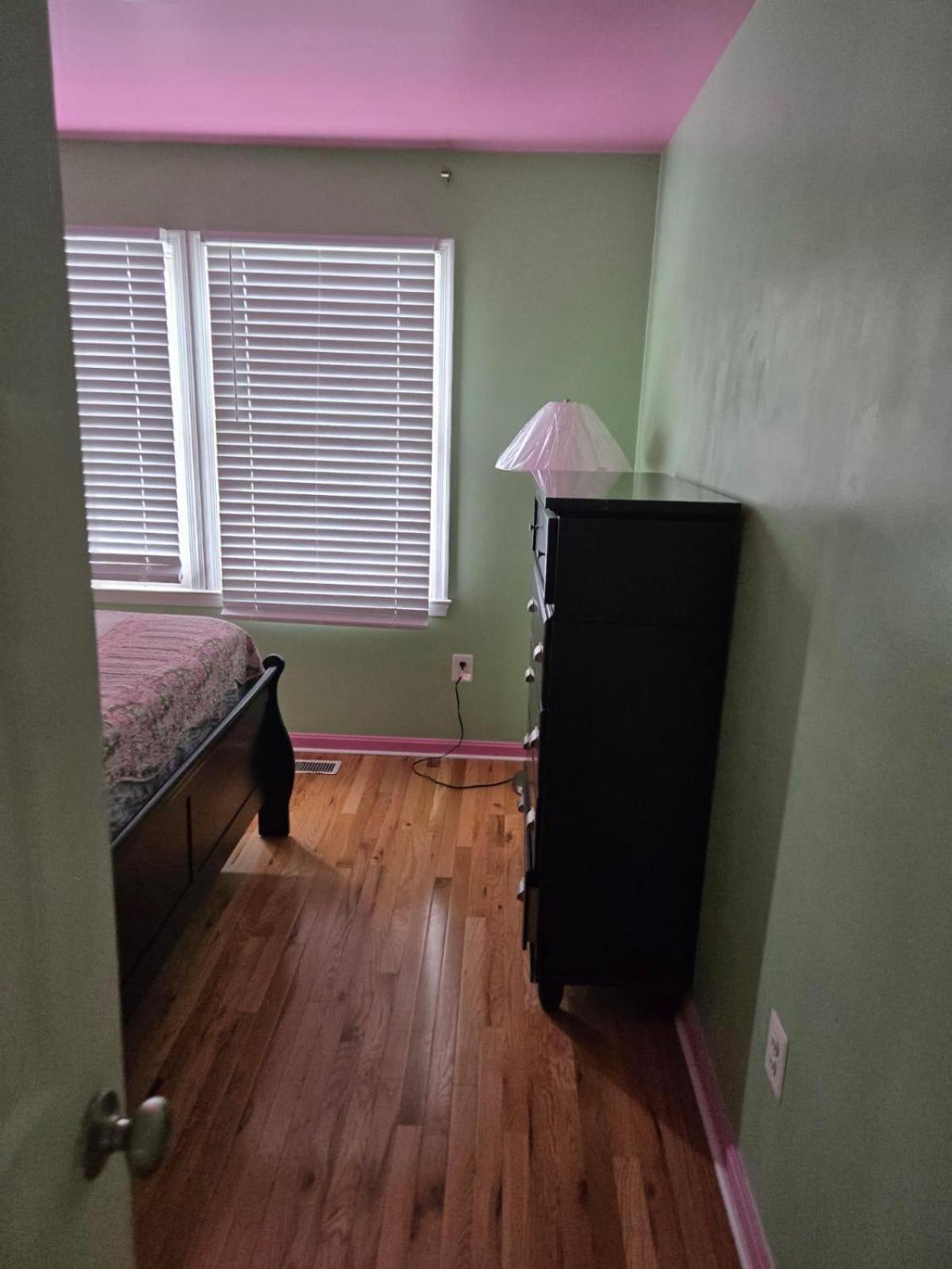 Special Rate Worthy Posh And Magnificent 4 Bedrooms And Two & Half Bath 그린벨트 외부 사진