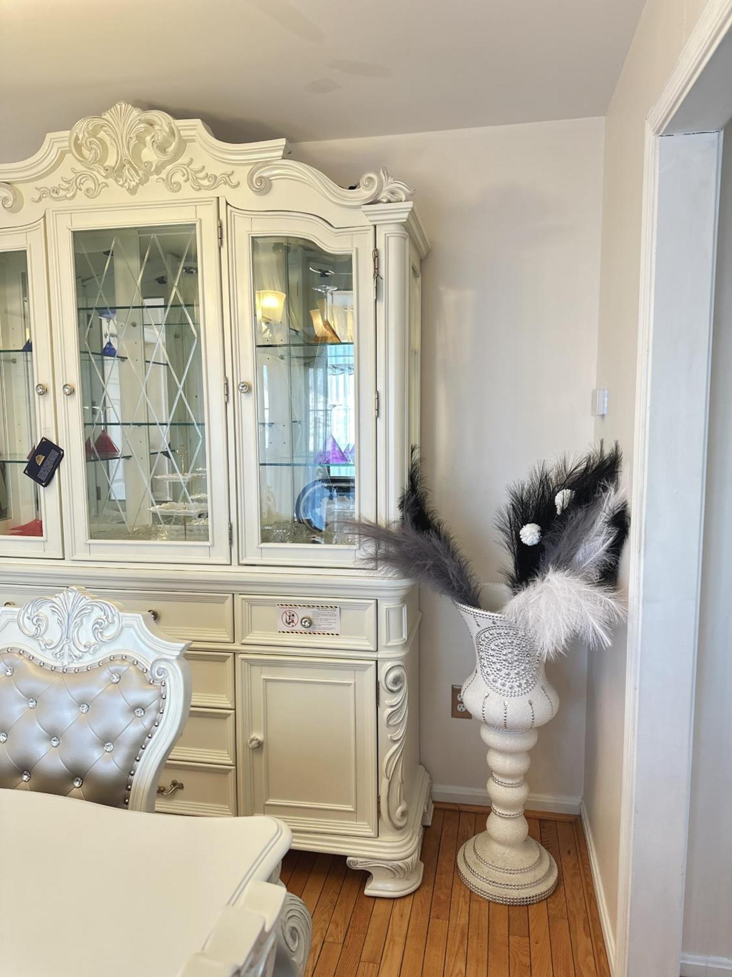 Special Rate Worthy Posh And Magnificent 4 Bedrooms And Two & Half Bath 그린벨트 외부 사진