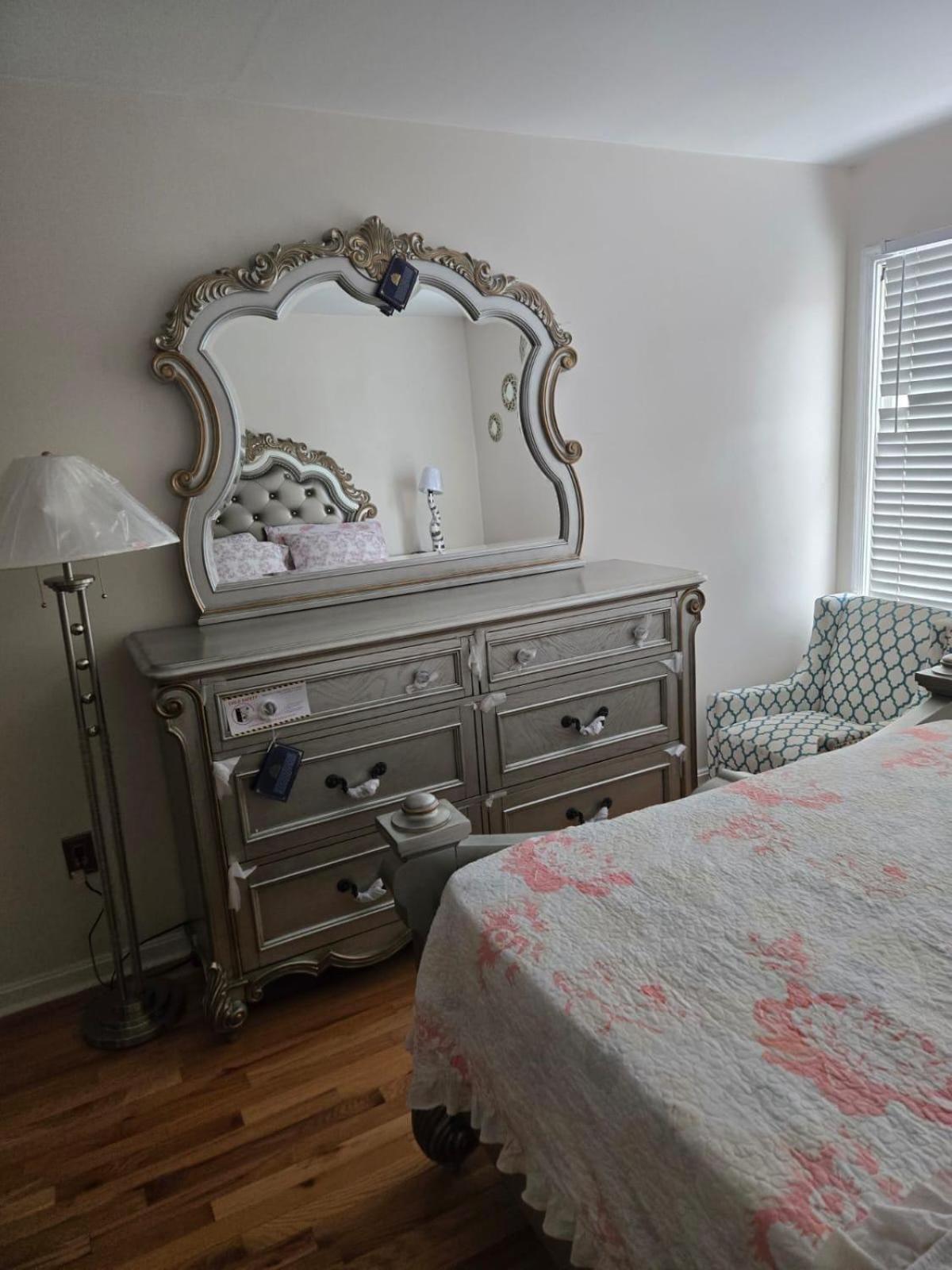 Special Rate Worthy Posh And Magnificent 4 Bedrooms And Two & Half Bath 그린벨트 외부 사진