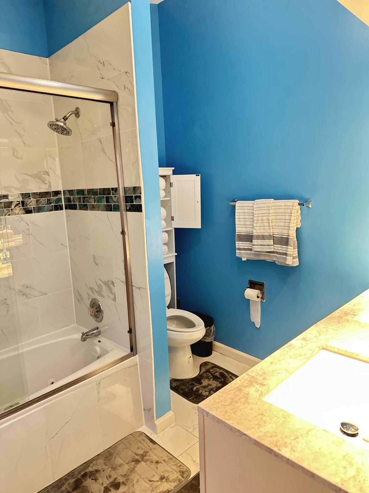 Special Rate Worthy Posh And Magnificent 4 Bedrooms And Two & Half Bath 그린벨트 외부 사진