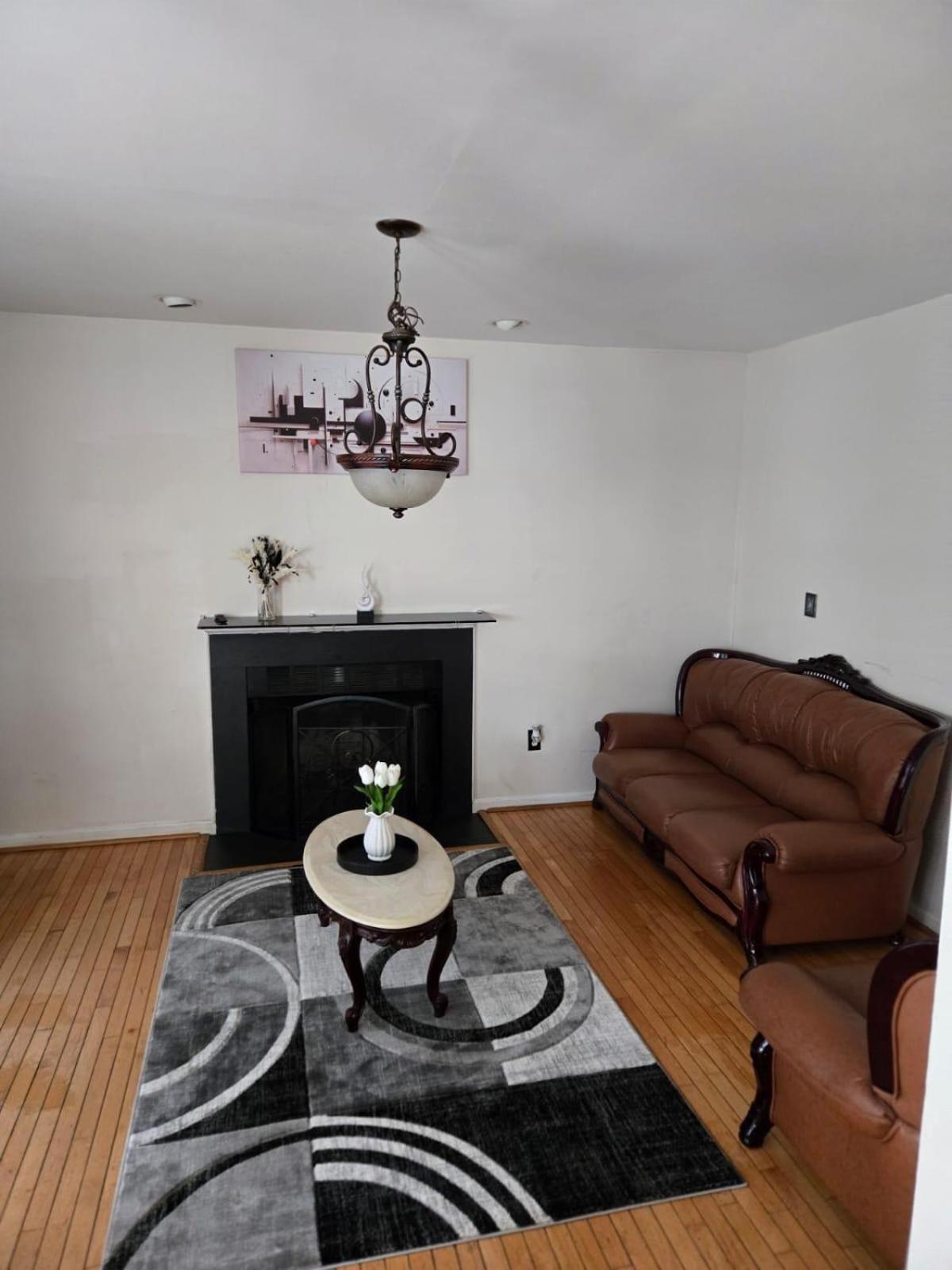 Special Rate Worthy Posh And Magnificent 4 Bedrooms And Two & Half Bath 그린벨트 외부 사진
