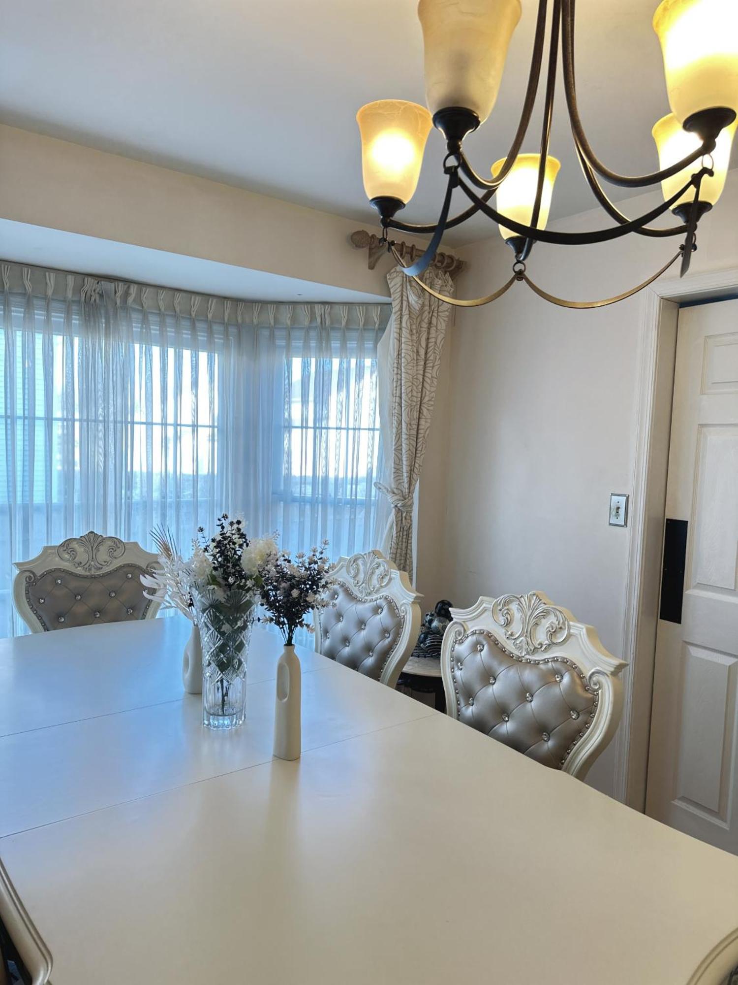 Special Rate Worthy Posh And Magnificent 4 Bedrooms And Two & Half Bath 그린벨트 외부 사진