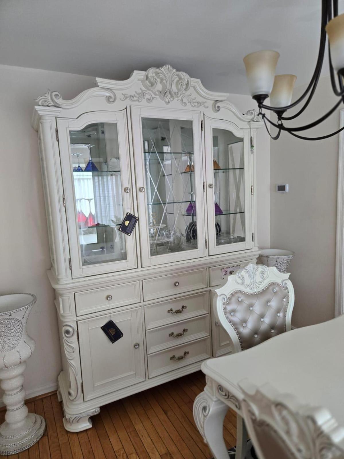 Special Rate Worthy Posh And Magnificent 4 Bedrooms And Two & Half Bath 그린벨트 외부 사진